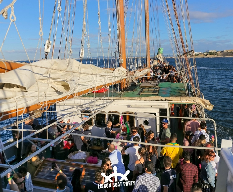 Fête en bateau