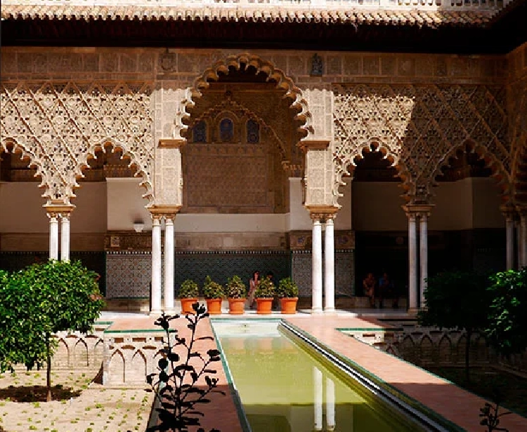 Guided tour with tickets to the Alcazar of Seville