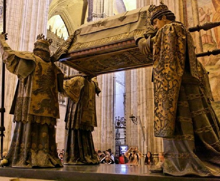 Tour inside the Cathedral and Giralda Seville